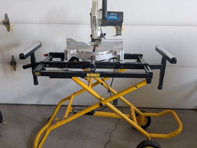 Delta 10" Compound Miter Saw with DeWalt Rolling Miter Saw Stand Power Tool