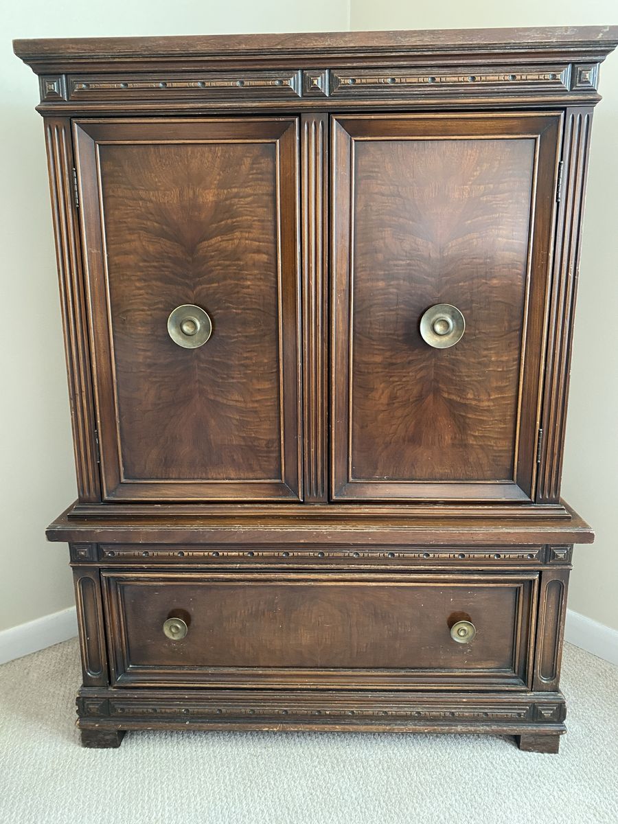 Walnut hutch, three shelves and one deep drawer 1962'