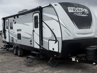 Beautiful 2019 CRUISER RV MPG ULTRA LITE