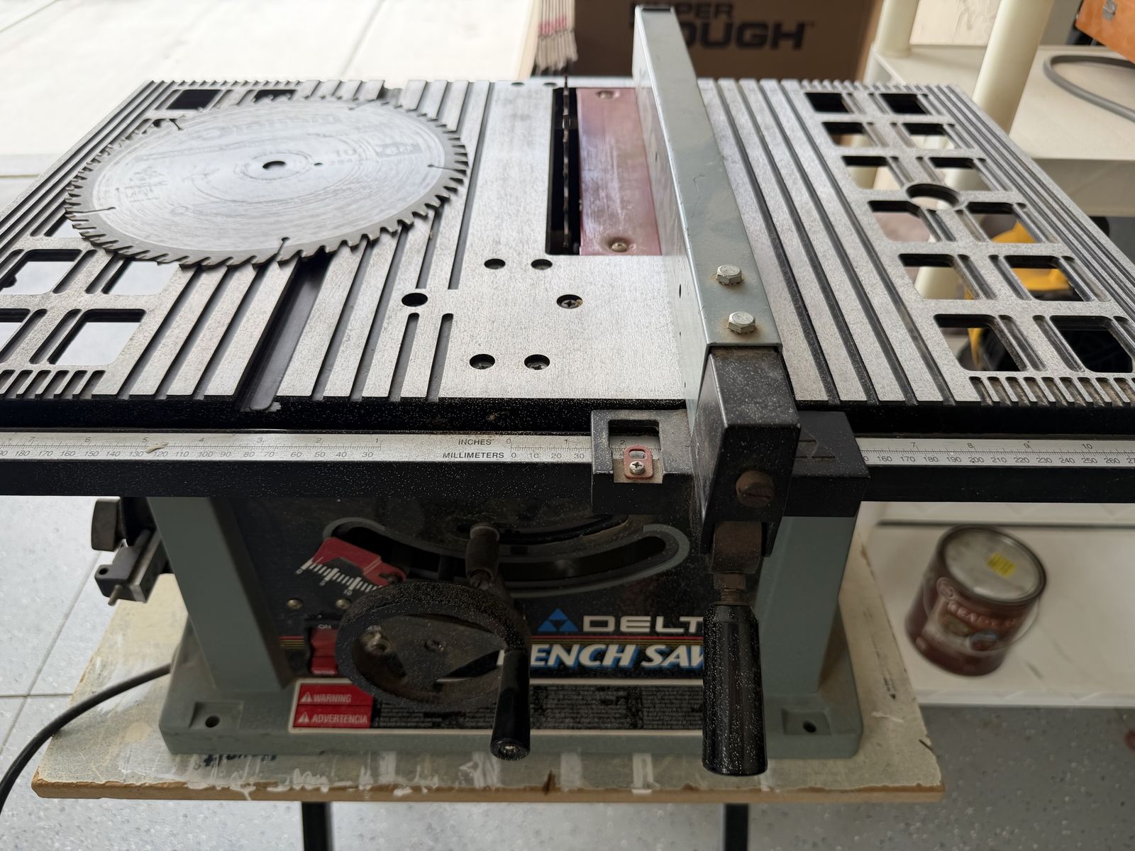 Delta 10" Bench Saw Table Saw Woodworking Tool