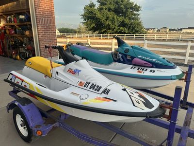 Escape the Heat w/ 2 Yamaha Wave Runner & Wave Venture Jet Skis w/ Trailer