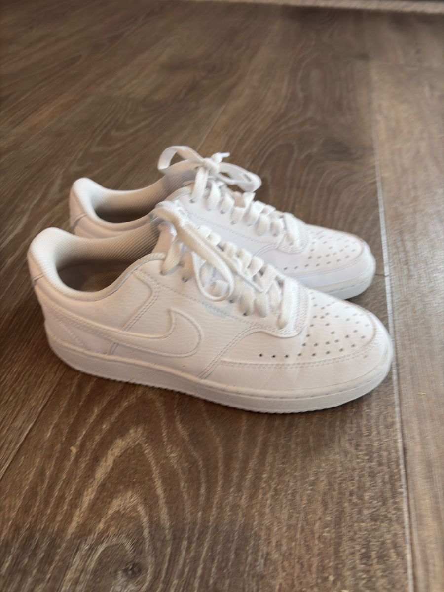 Women’s 6.5 Nike Court Vision Low Sneaker