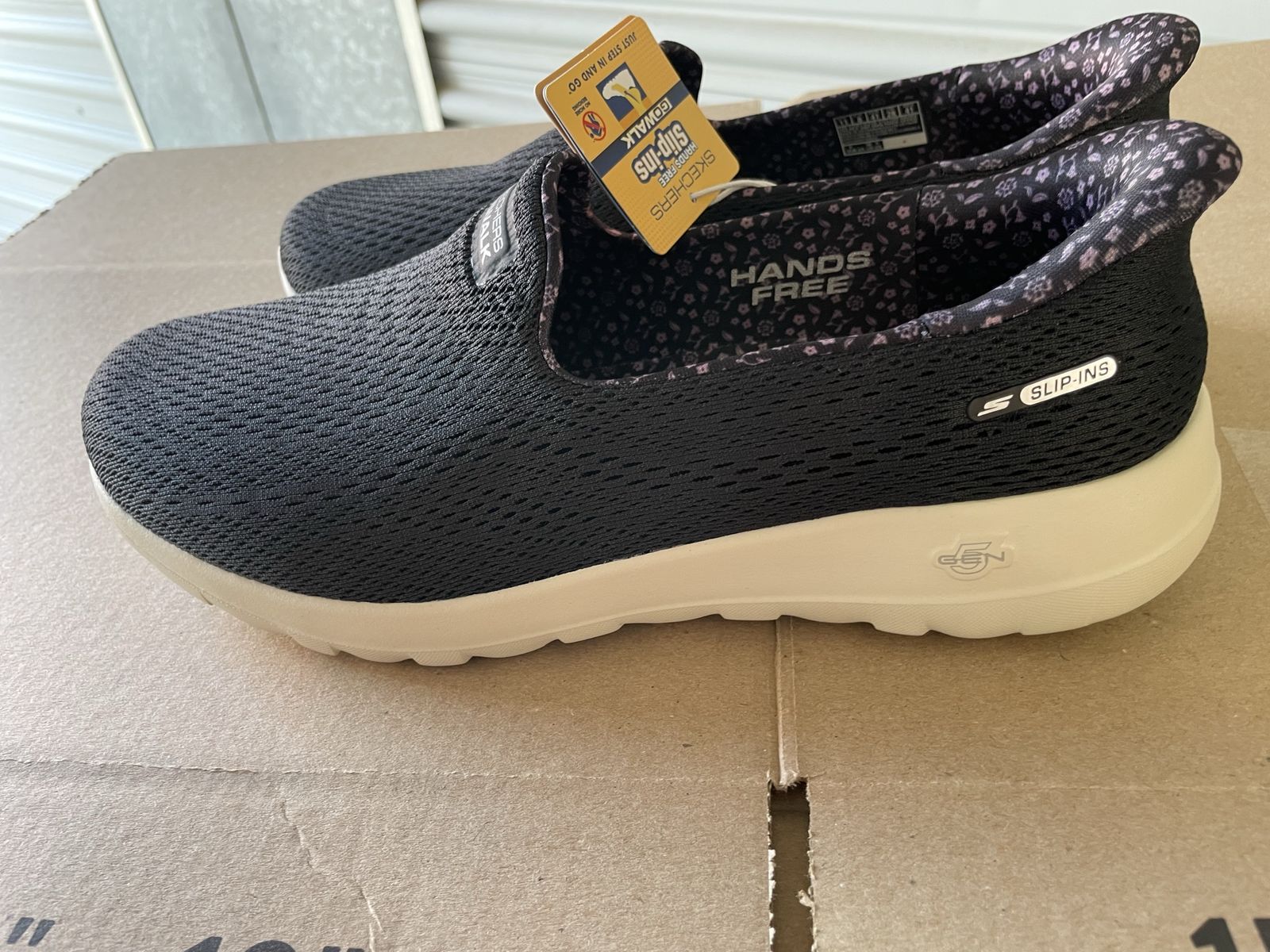 Skechers Go Walk Hands Free Slip-Ins Shoes Black Floral Size 11 New
