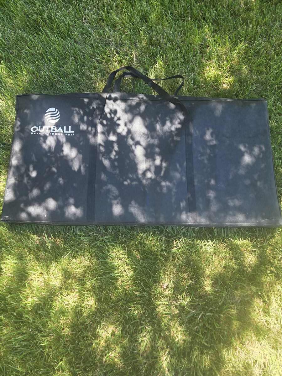 Cornhole game