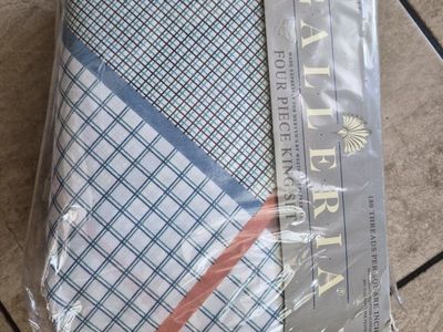 BRAND NEW KING SHEET SET
