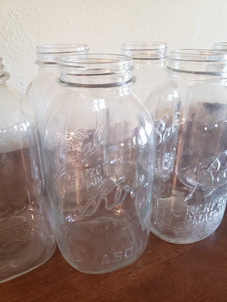 64 oz/ half Gallon mason jar