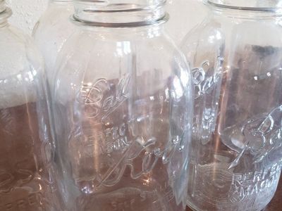 64 oz/ half Gallon mason jar