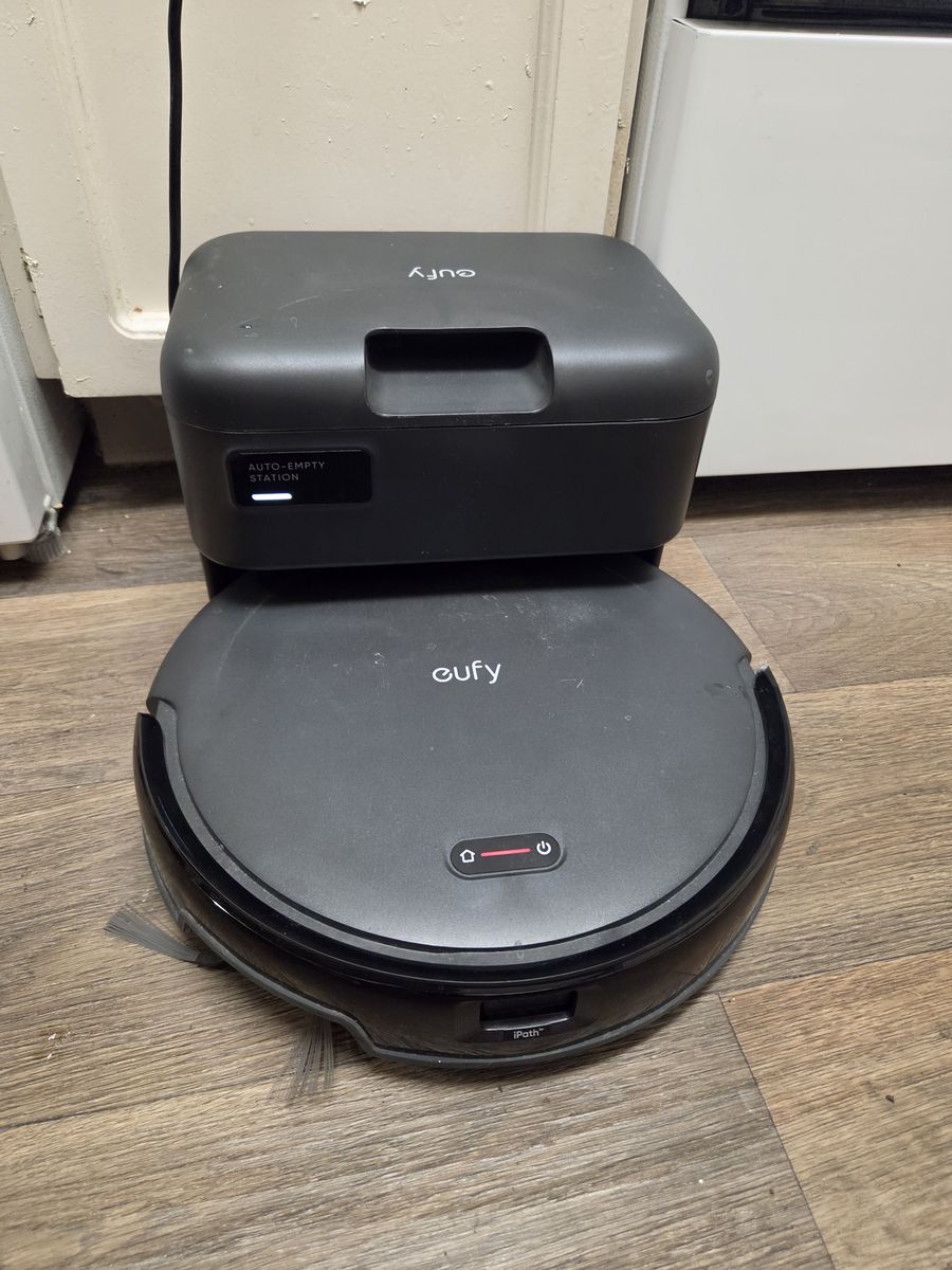 Eufy auto-empty c10 self emptying robot vacuum