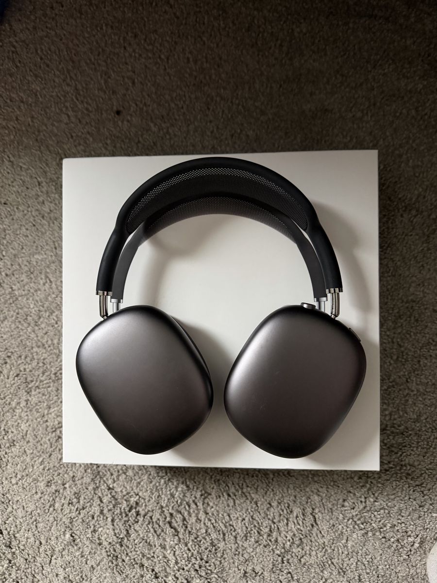 AirPod Pro Max Lighting Port (No Smart Case)