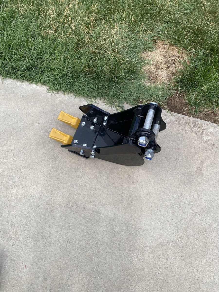 Heavy Duty Mini Excavator 8” bucket Attachment - New Condition, Black/Yellow