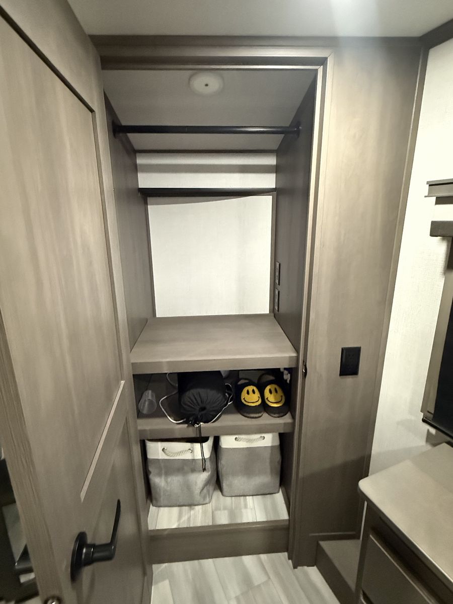 Main image 19