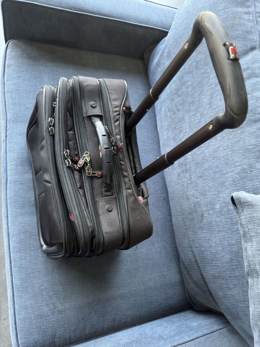 SwissGear Black Rolling Laptop Briefcase Pilot Case Carry-On Bag