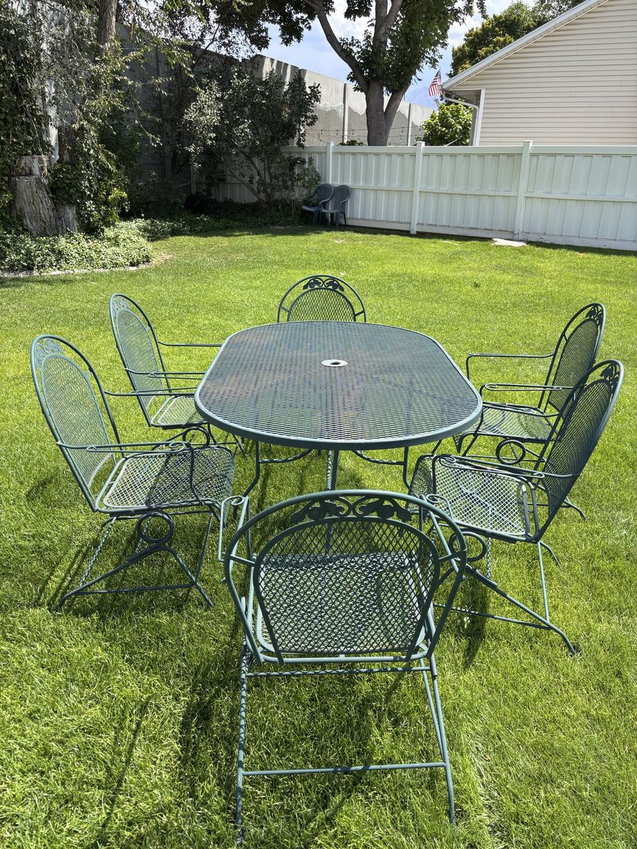 Woodard Wrought Iron Patio Furniture Set 