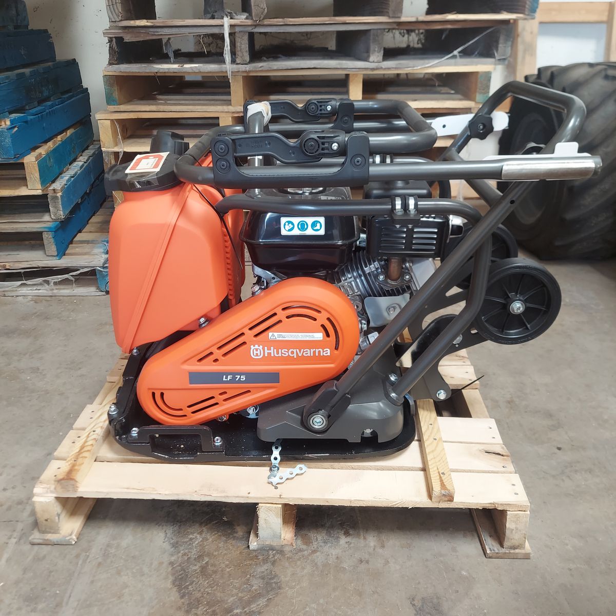 HUSQVARNA PLATE COMPACTOR LF75