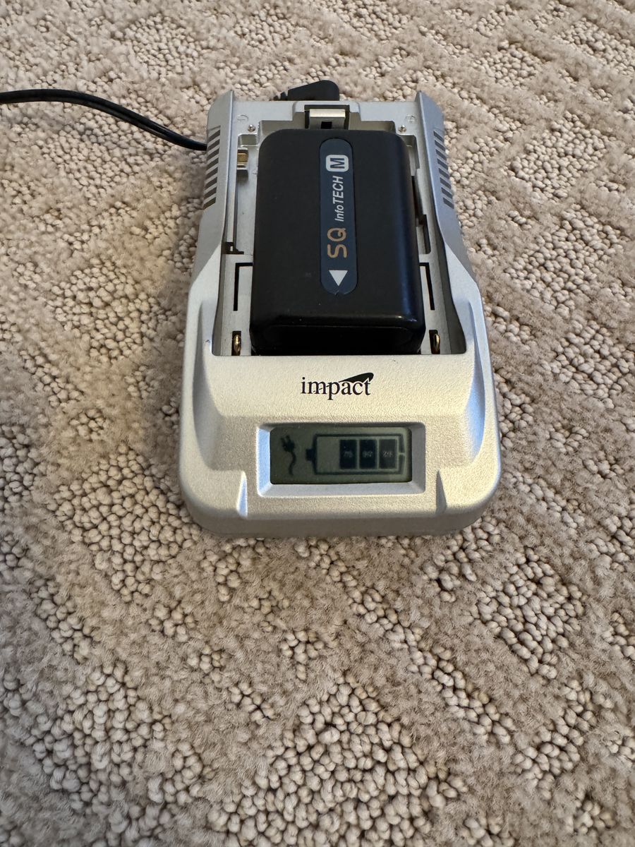 Battery Charger Impact UF-C30 Ultra Fast 30-Minute