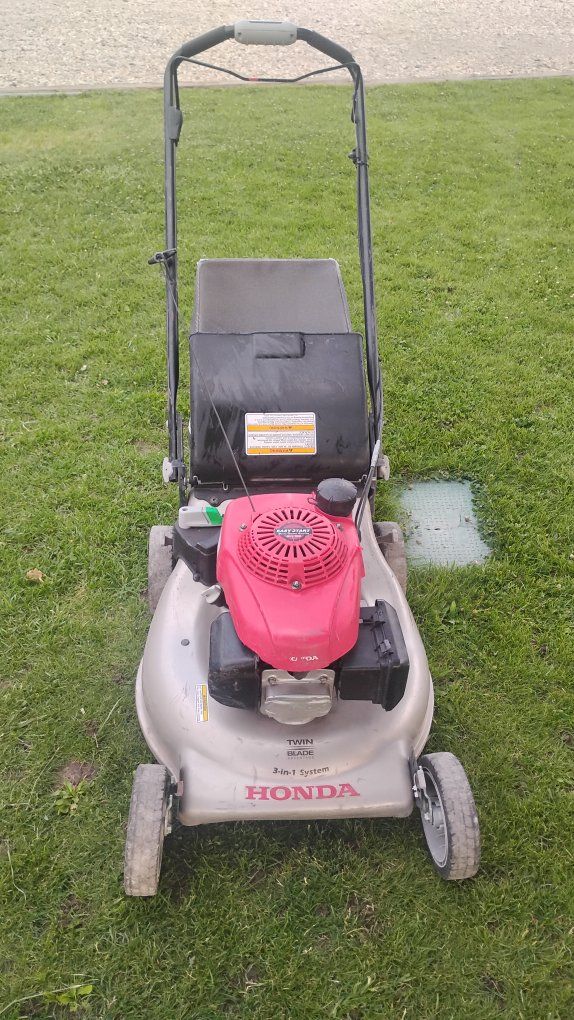 Honda 3 in 1 twin blade lawnmower self propelled