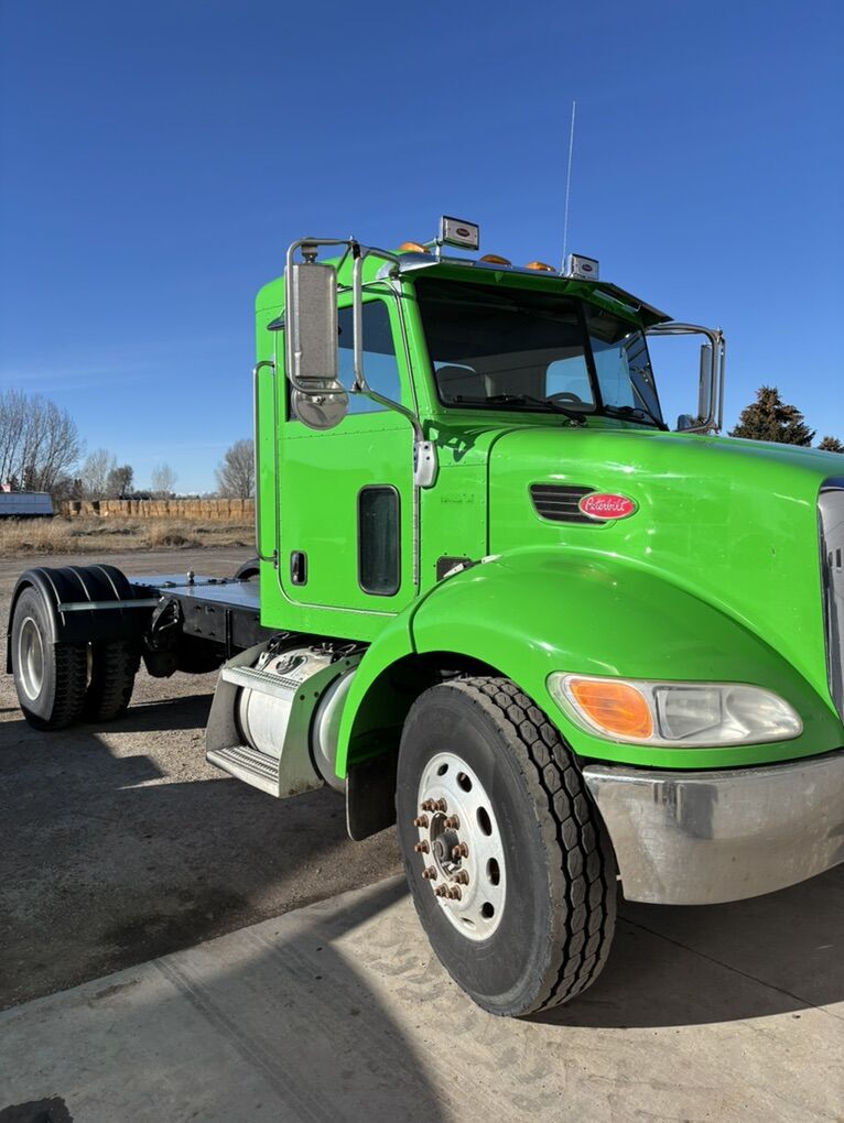 Peterbilt 330