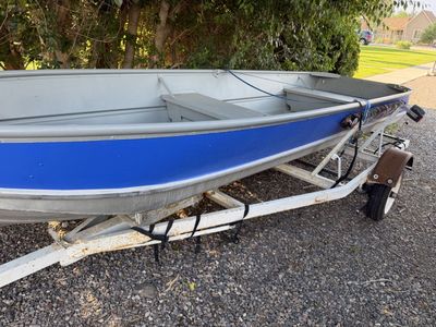 Aluminum Jon Boat / Fishing Boat with Trailer
