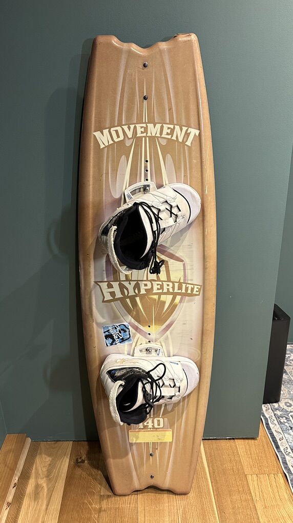 Vintage Hyperlite 140 Wakeboard w/bindings