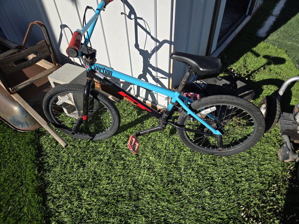 Vertigo BMX Bike - Blue/Black Freestyle Bicycle with Pegs