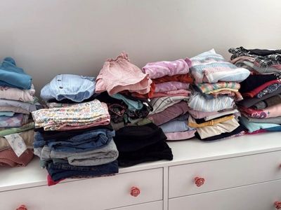 100+ Pieces Girls Clothing Lott Size 6/7