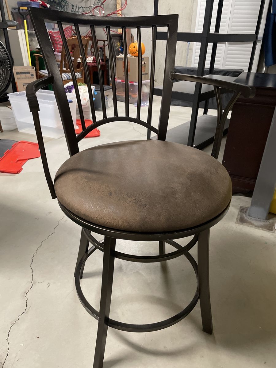swivel barstool. x3