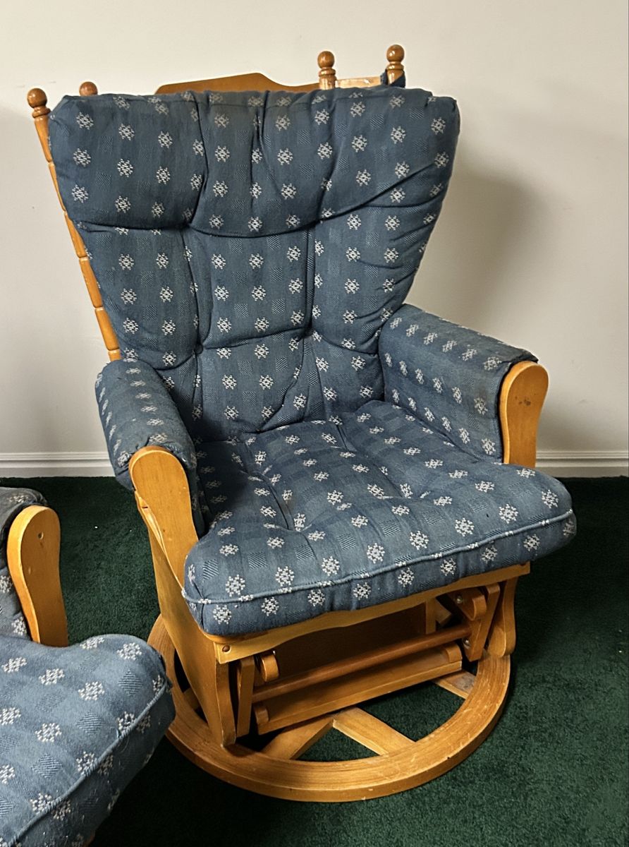 Swivel Glider Rocking Chair in Good Condition