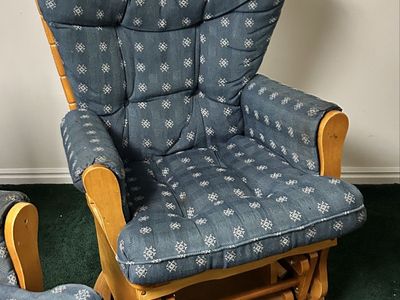 Swivel Glider Rocking Chair in Good Condition