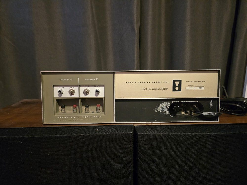 Vintage JBL SE408S Solid State Transducer Energizer Stereo Amplifier