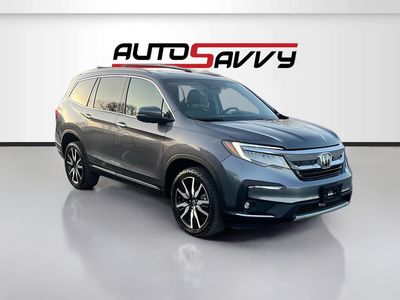 2022 HONDA PILOT Touring w/Rear Captain's Chairs