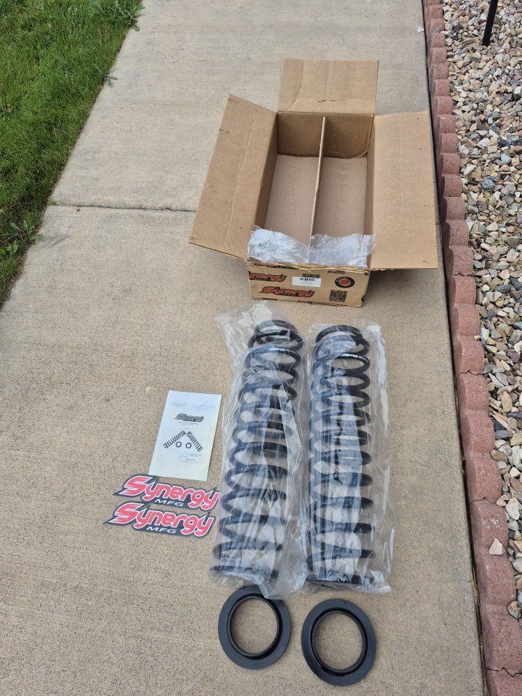 Synergy Mfg Jeep JL/JT Front Lift Springs and Lower Isolators 8863-40 4 inch lift height.