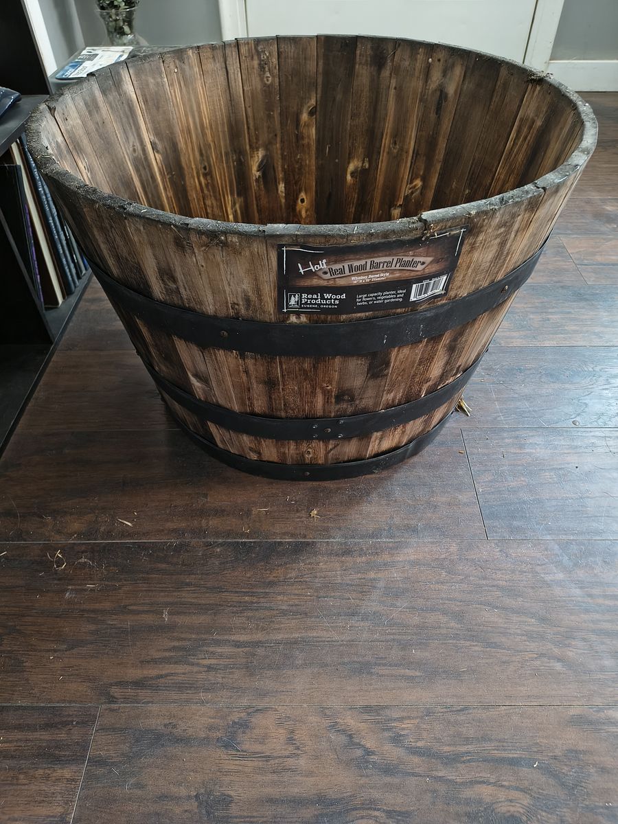 Wood barrel planter
