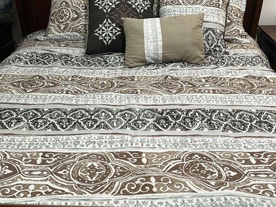 Queen Sleigh Bed & Nightstand