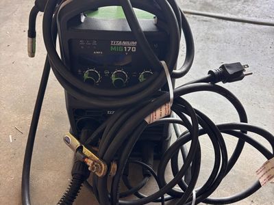 TITANIUM MIG 170 Flux Core/MIG Welder - New Condition, Ready to Use