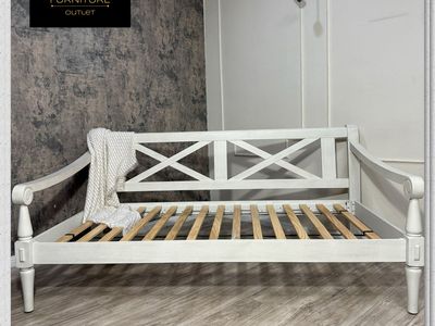 MODERN TWIN DAYBED AMAZING DEAL
