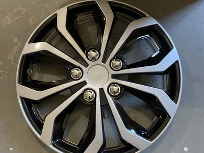 14” hubcaps