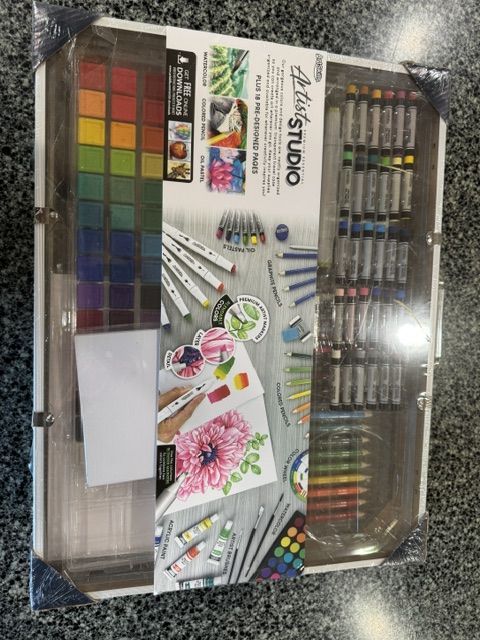 ***NEW*** still SEALED ArtSkills Ultimate Art Case, 200 Pieces
