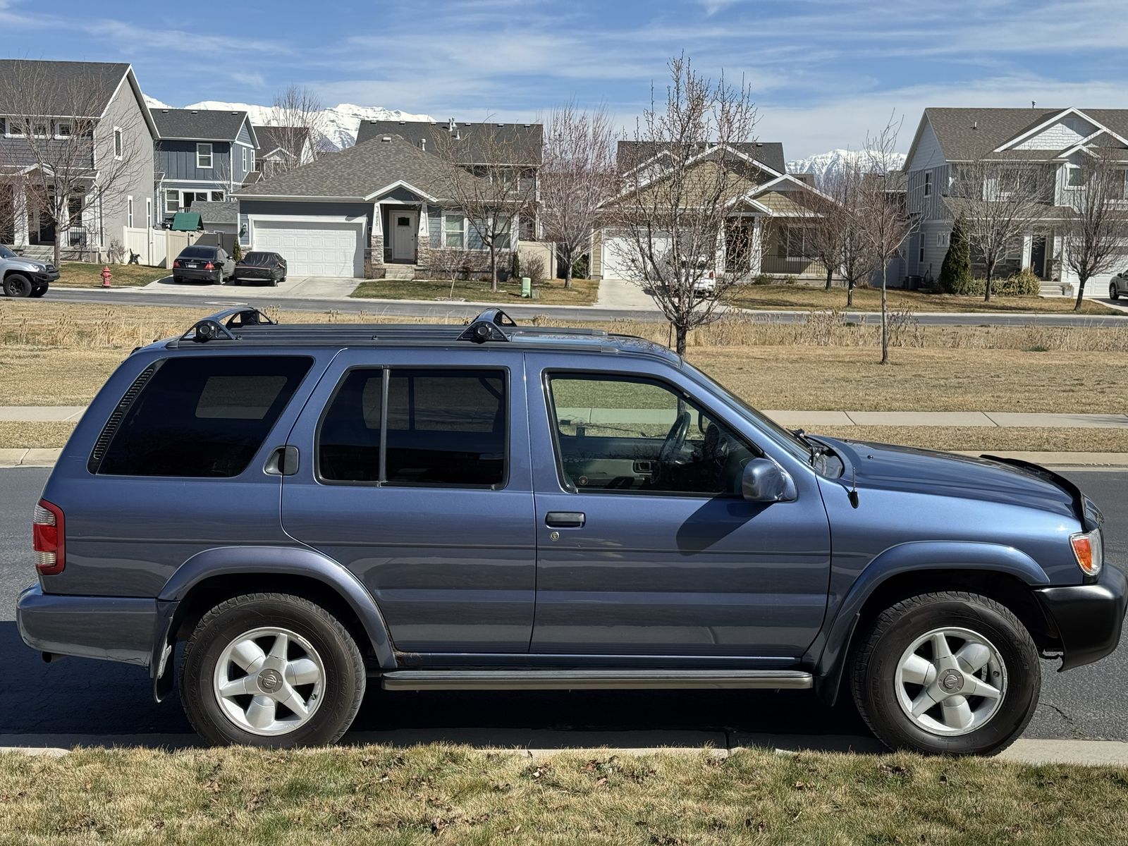 2000 Nissan Pathfinder LE