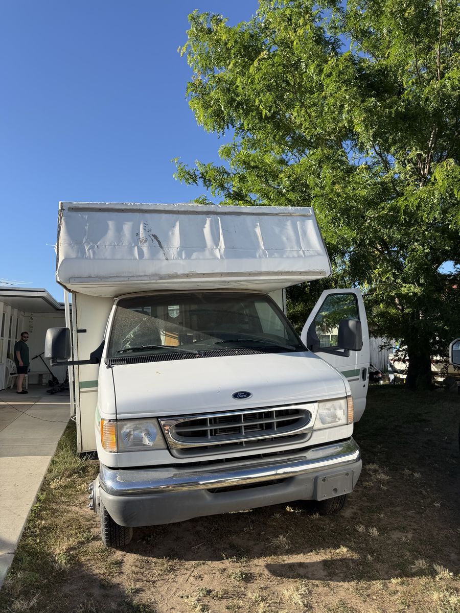 1999 Ford Tioga Phoenix Flyer SD Motor home- Engine Runs!