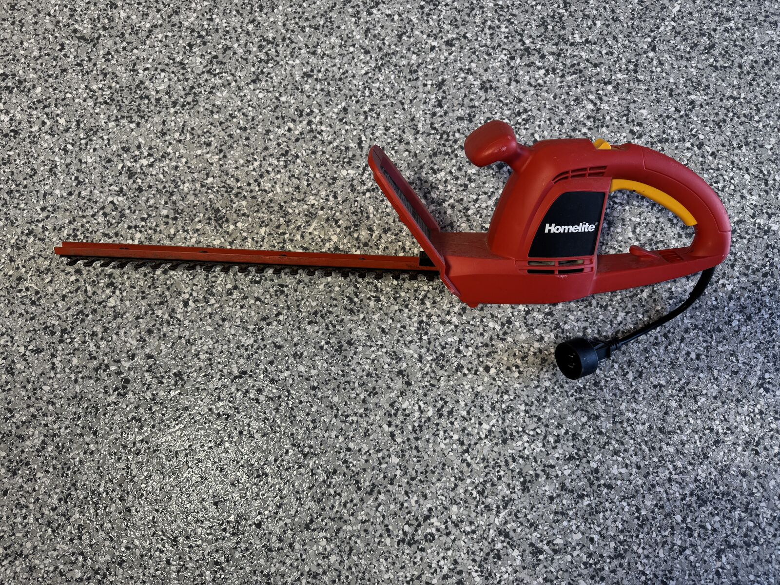 17" Electric Hedge Trimmer
