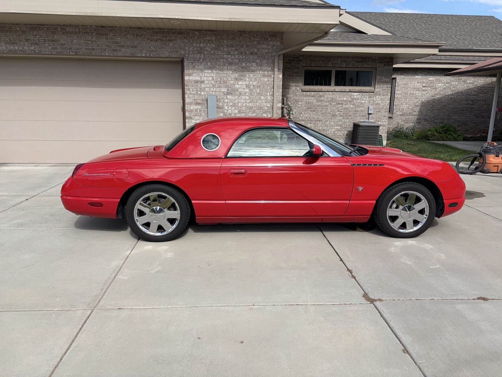 2002 Ford Thunderbird 