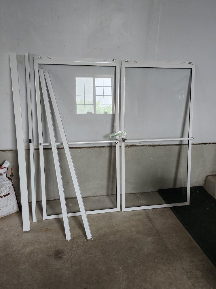 Clear Tempered Glass Shower/Tub Doors