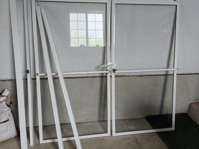 Clear Tempered Glass Shower/Tub Doors