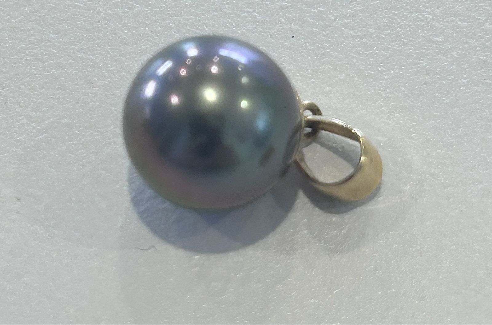 black tahitian pearl pendant