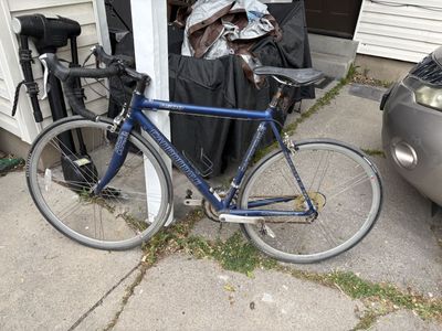 Cannondale R500 road bike