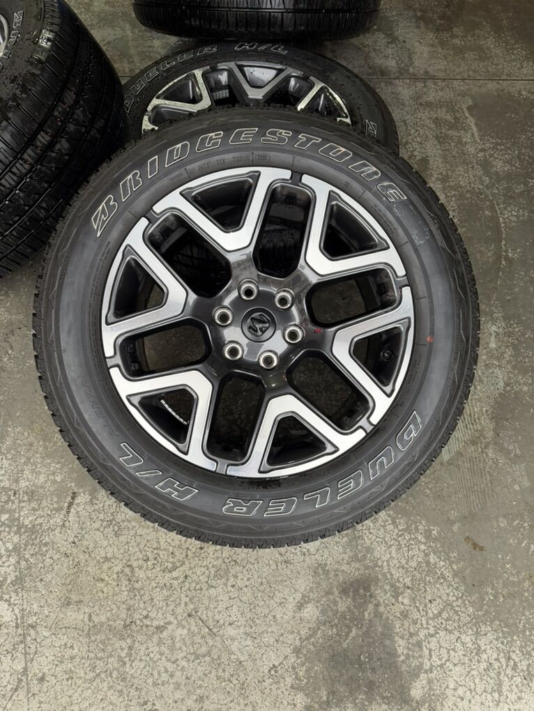 BRAND NEW 2026 Ram Laramie 20” OEM Wheels & Tires