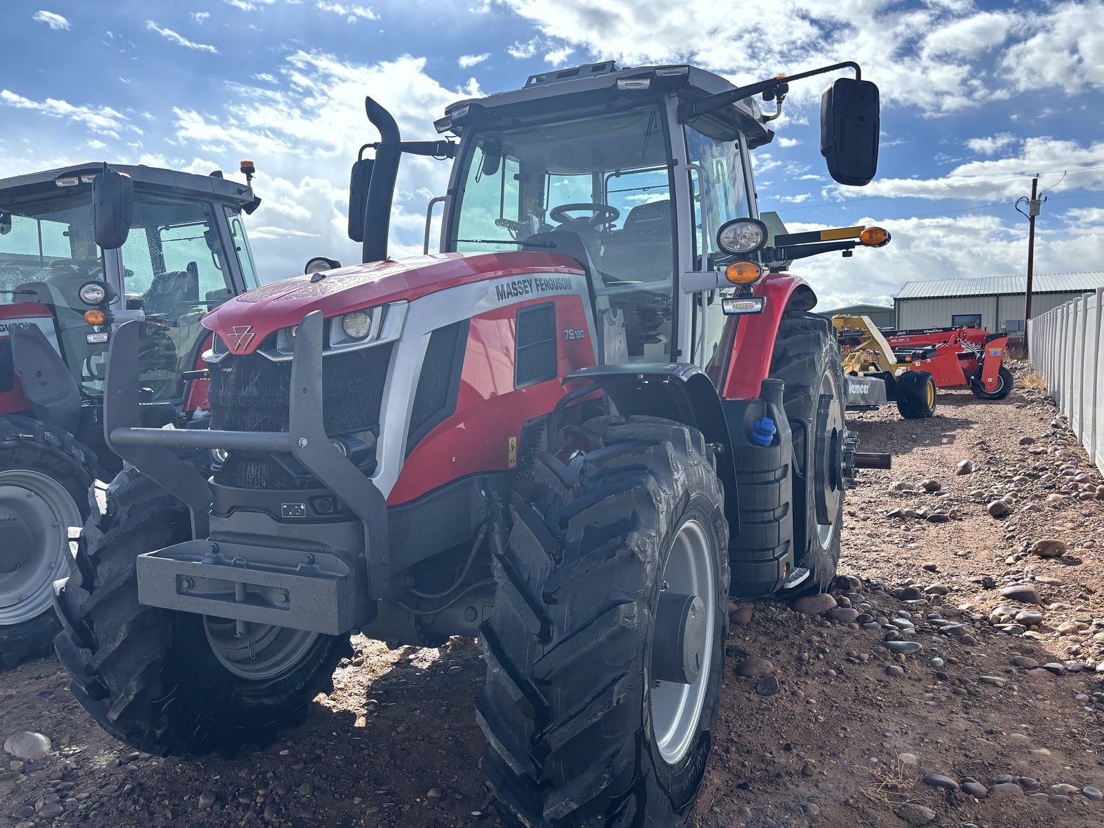 Massey Ferguson 7s.180 Tractor