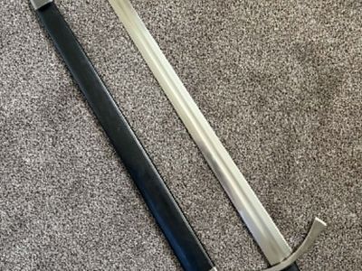 Windlass Classic Medieval Sword – Battle Ready Knightly Sword w/ Scabbard