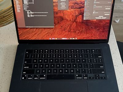 2023 MacBook Air M2 – 24GB RAM / 2TB SSD