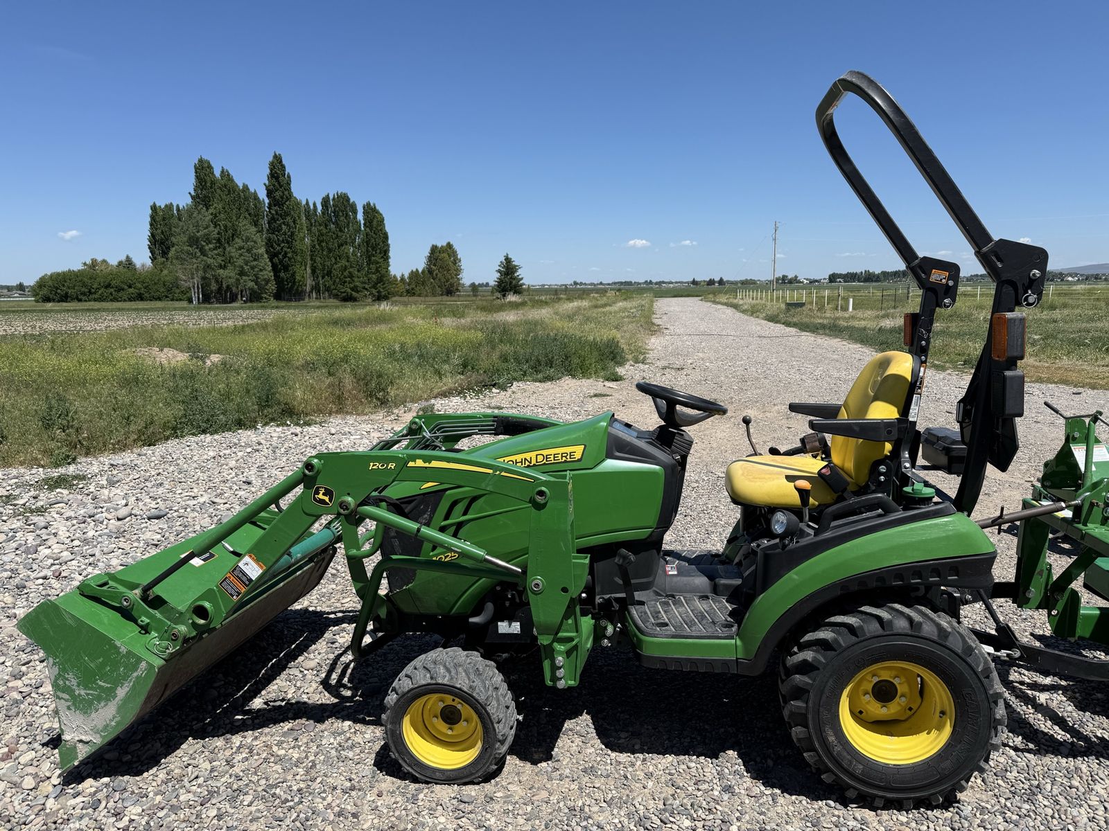 2019 John Deere 1025r